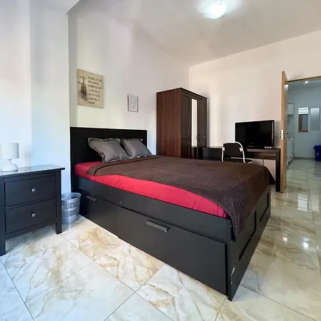 Mate's House *